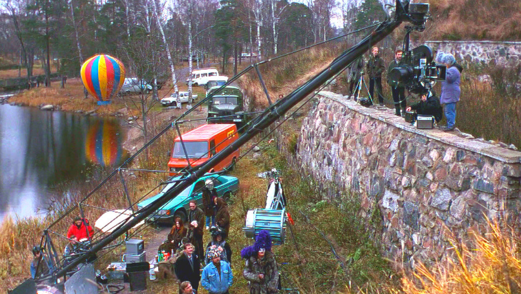 Внимание! Для того, чтобы узнать правильный ответ на вопрос, нажмите на стрелку на кадре из фильма!