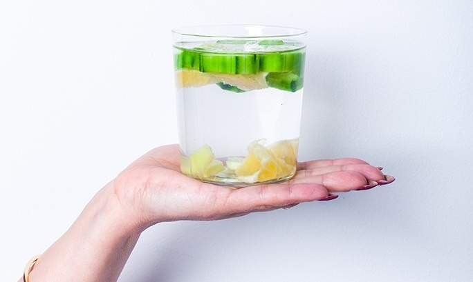 Если в течение дня вы ощутили недостаток энергии — это сигнал: пора выпить стакан воды