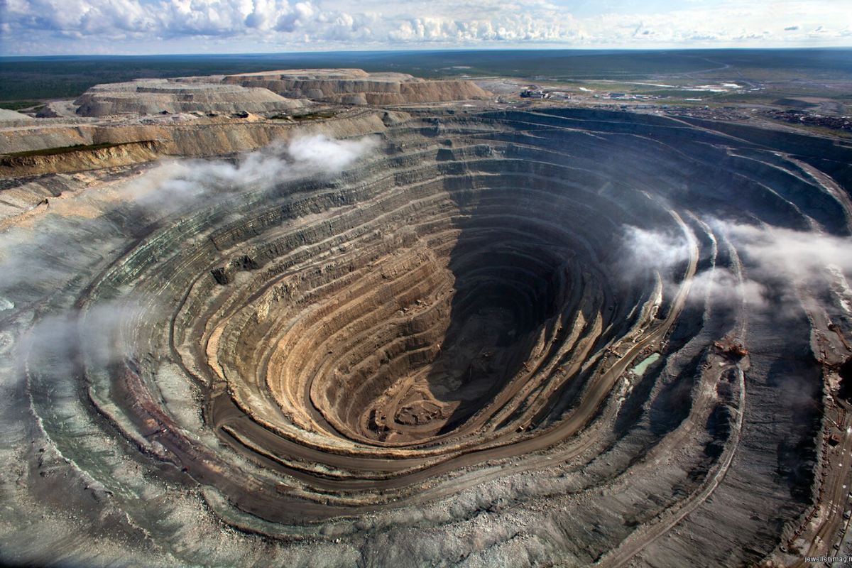 Карьер по разработке алмазной руды