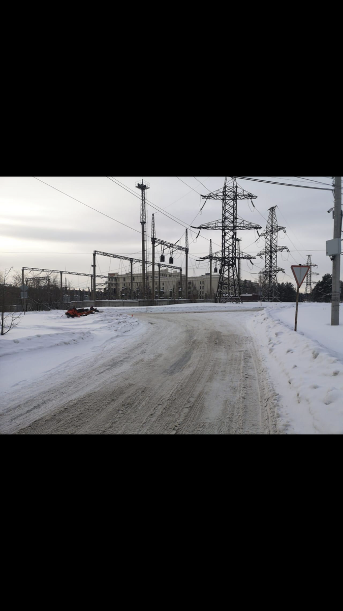 В Новосибирске мужчина перебрал с алкоголем и уселся за руль снегохода, но что-то пошло не так и незадачливый гонщик угодил в сугроб. Как итог: черепно-мозговая травма, ушиб мозга и множественные переломы.