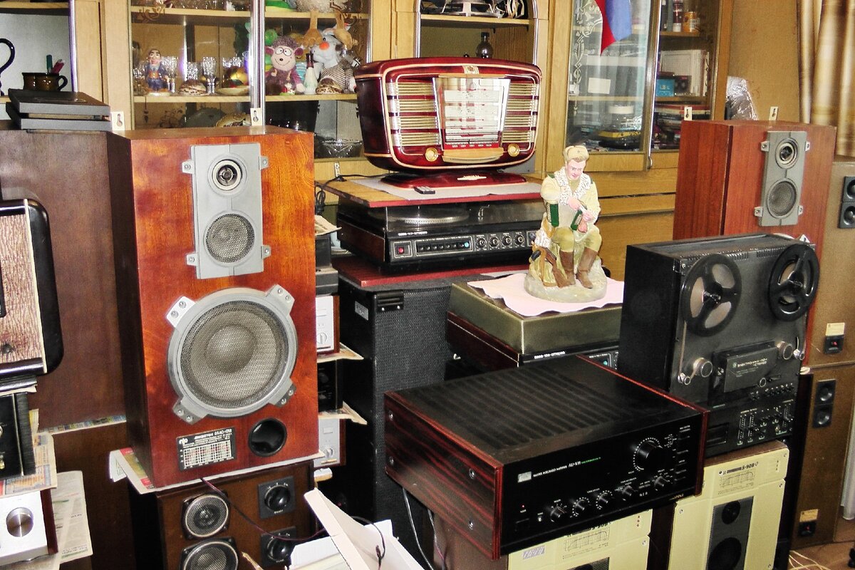 на этом фоне Sansui AU-X11 