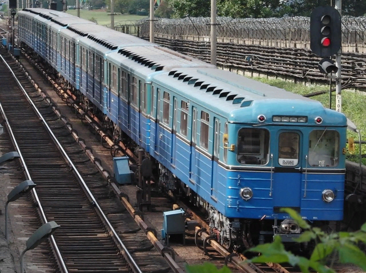 В СССР вагоны в метро называли буквами алфавита: А, Б, В, Г, Д, Е. Но когда  дошли до Ж, принцип поменяли | 1520. Все о ж/д | Дзен