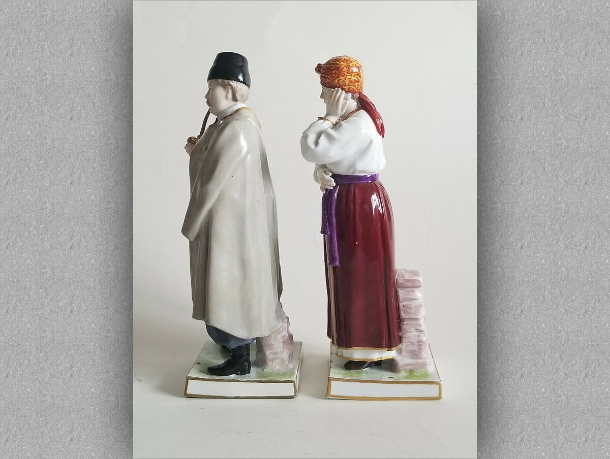 Антикварные статуэтки.