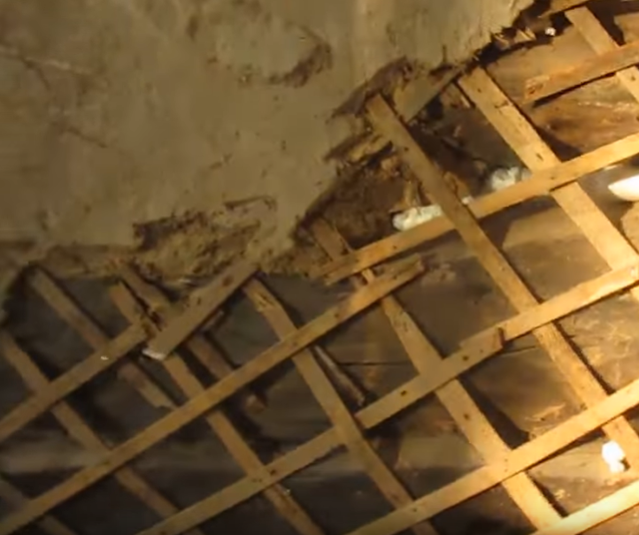 Бывают и такие стены требуют ремонта, а сносить нельзя.