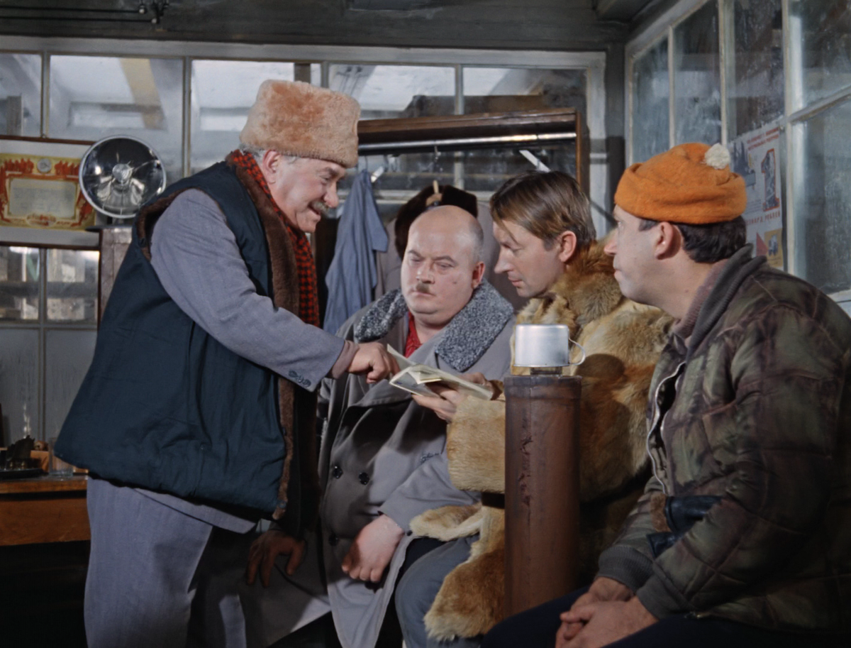 Кадр из фильма "Операция "Ы" и другие приключения Шурика."