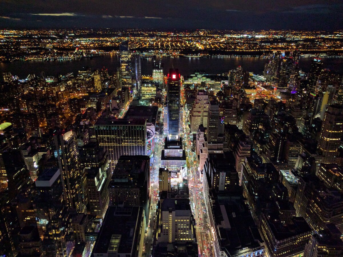 Вид на Манхеттен с Empire State Building