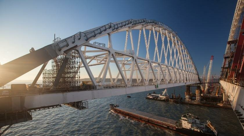 Сколько выдерживают мосты. Крымский мост. Крымский мост фото. Мосты малых пролетов. Крымский мост пейзаж.