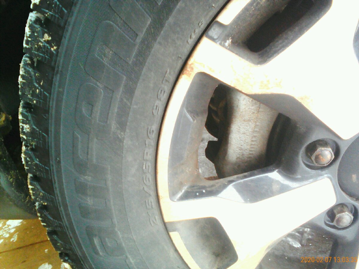 Вот и размерность 215/65/R16