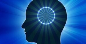 Используя техники гипноза, такие люди могли сделать кого угодно безумцем.