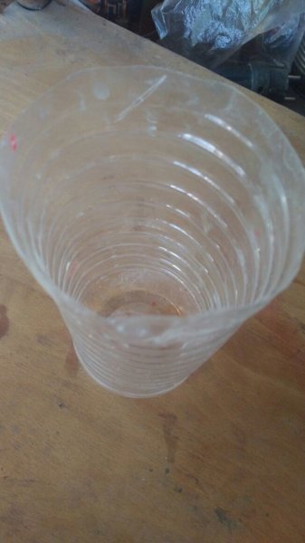 
Делим её на две половины и ставим метку. 
