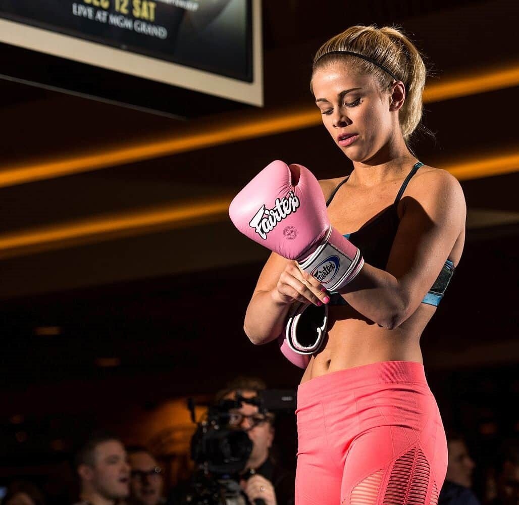 Paige vanzant forum. пейдж ванзант. пейдж ванзант. пейдж дамвзад. пэт берри и роуз намаюнас.