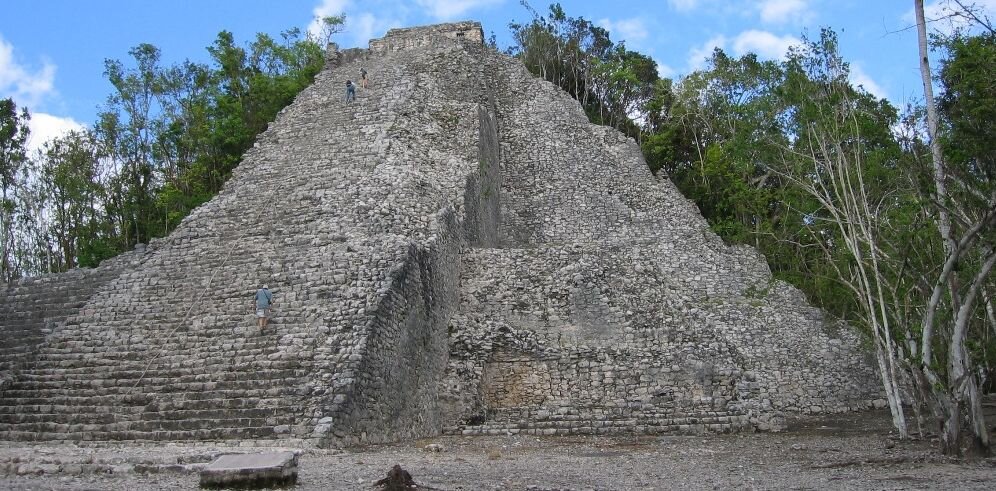 © Elelicht / CC BY-SA 3.0 (пирамида Нооч Муль в древнем городе Коба)