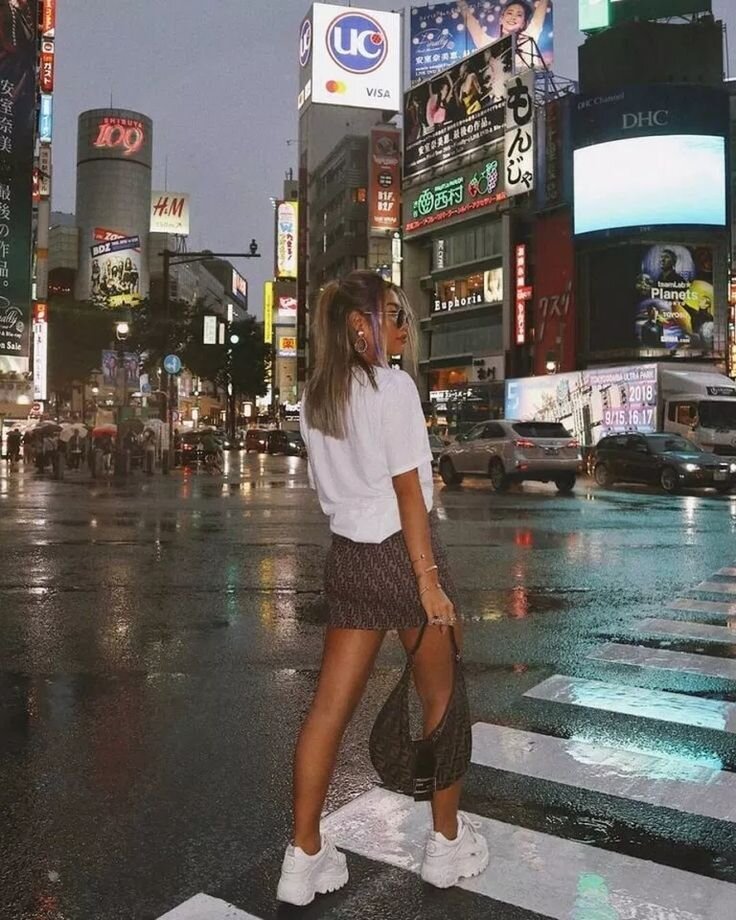 3. На фоне шумного города в тёмное время суток,тоже могут получится классные фото.