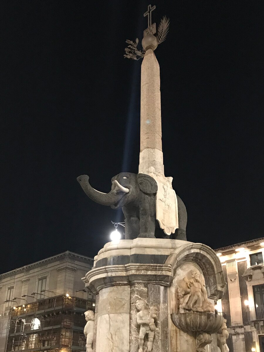 Символ города всегда улыбается