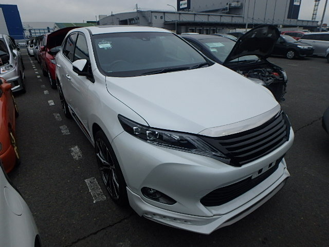 Toyota Harrier за 2 млн