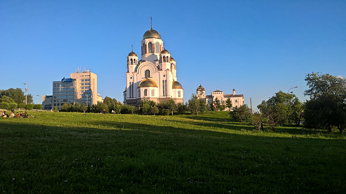 Многие сравнивают Екатеринбург с Санкт-Петербургом. Так ли похожи эти  города на самом деле | Следую за мечтой | Дзен