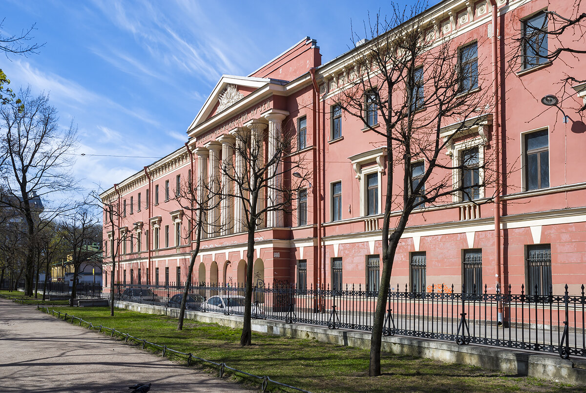 Памятник знаменитому хирургу Н.И. Пирогову. Тарту, Эстония | Беглым  взглядом | Дзен