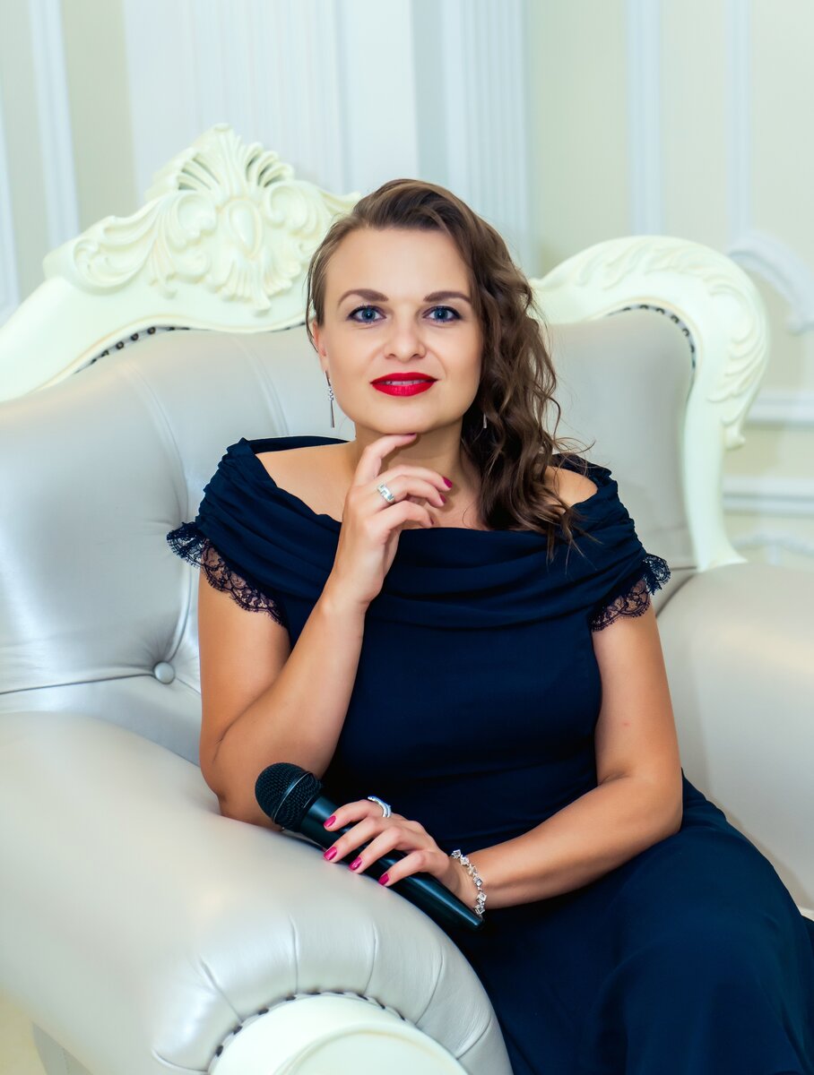 На фото сценарист и организатор свадеб Екатерина Фоминых