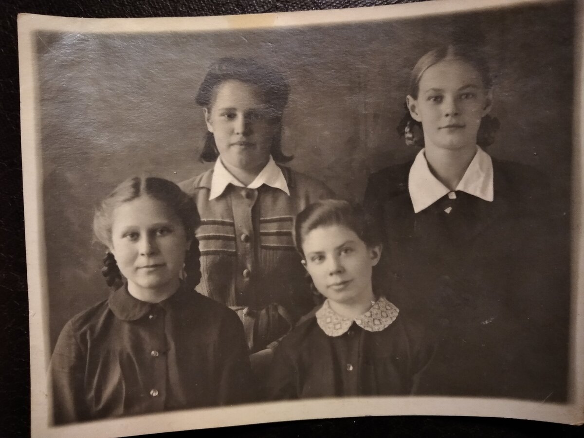 Дина внизу справа