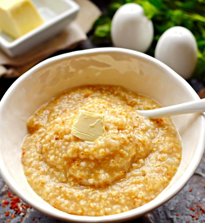 Каша из пшеничной муки со сливочным маслом и молоком.