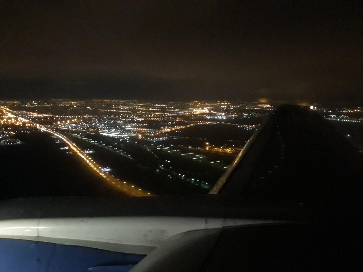 Улетела в любимый Питер. Сама из другого города, но остаюсь жить здесь