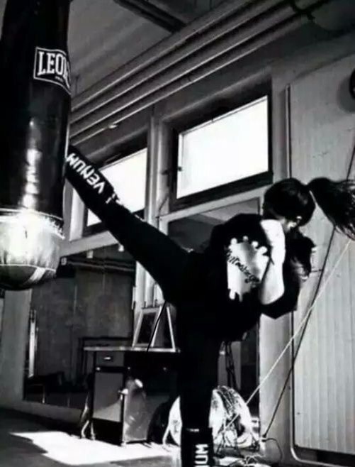 Научиться стоять за себя — это не только расширит границы наших возможностей, но и может стать увлекательным приключением, если мы, конечно же, решимся на это отважиться. 