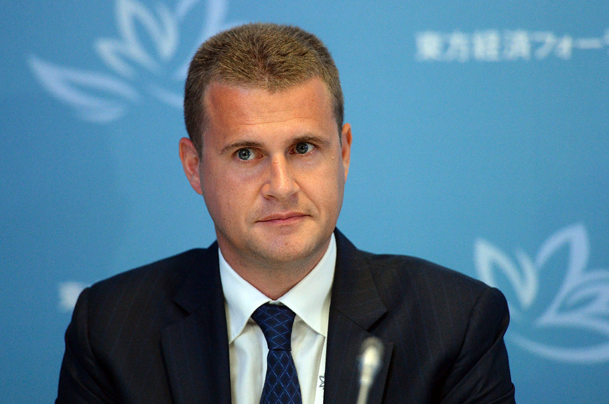 Чекунков министр по развитию дальнего востока и арктики. Министр развитие дальнего. Чекунков министр дальнего востока. Чекунков министр дальнего востока. Министр развитие дальнего.