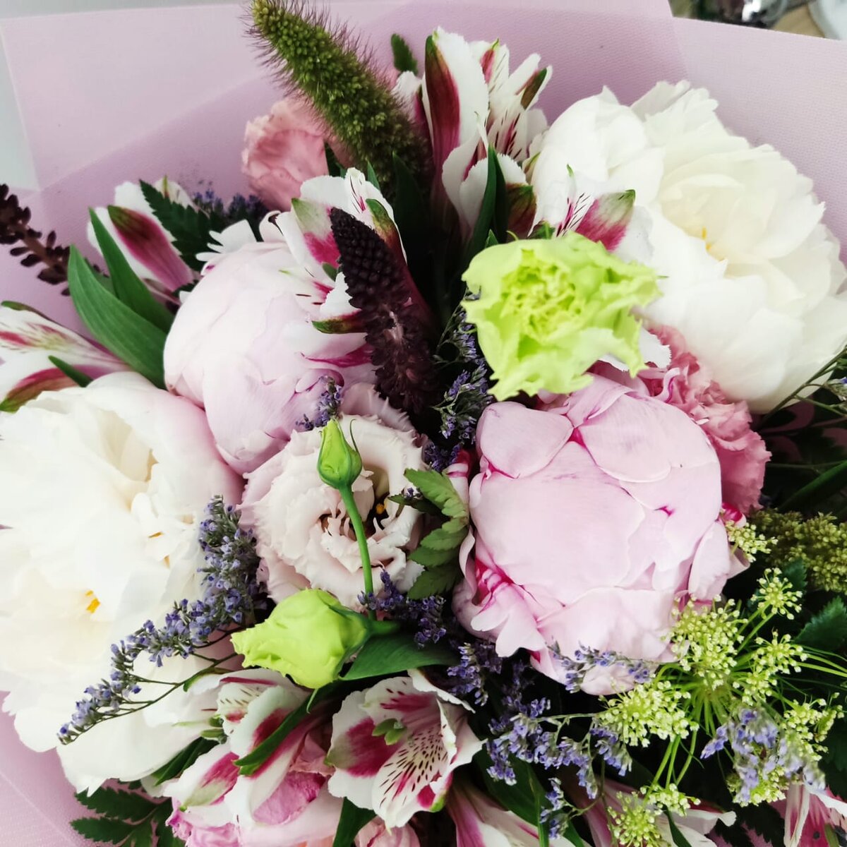 Букет с пионами от Вани и детей 