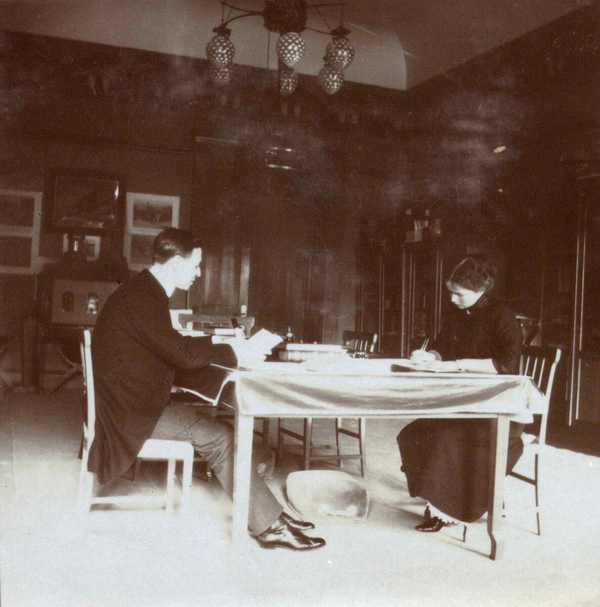 Преподаватель английского языка С. Гиббс и Великая княжна Ольга