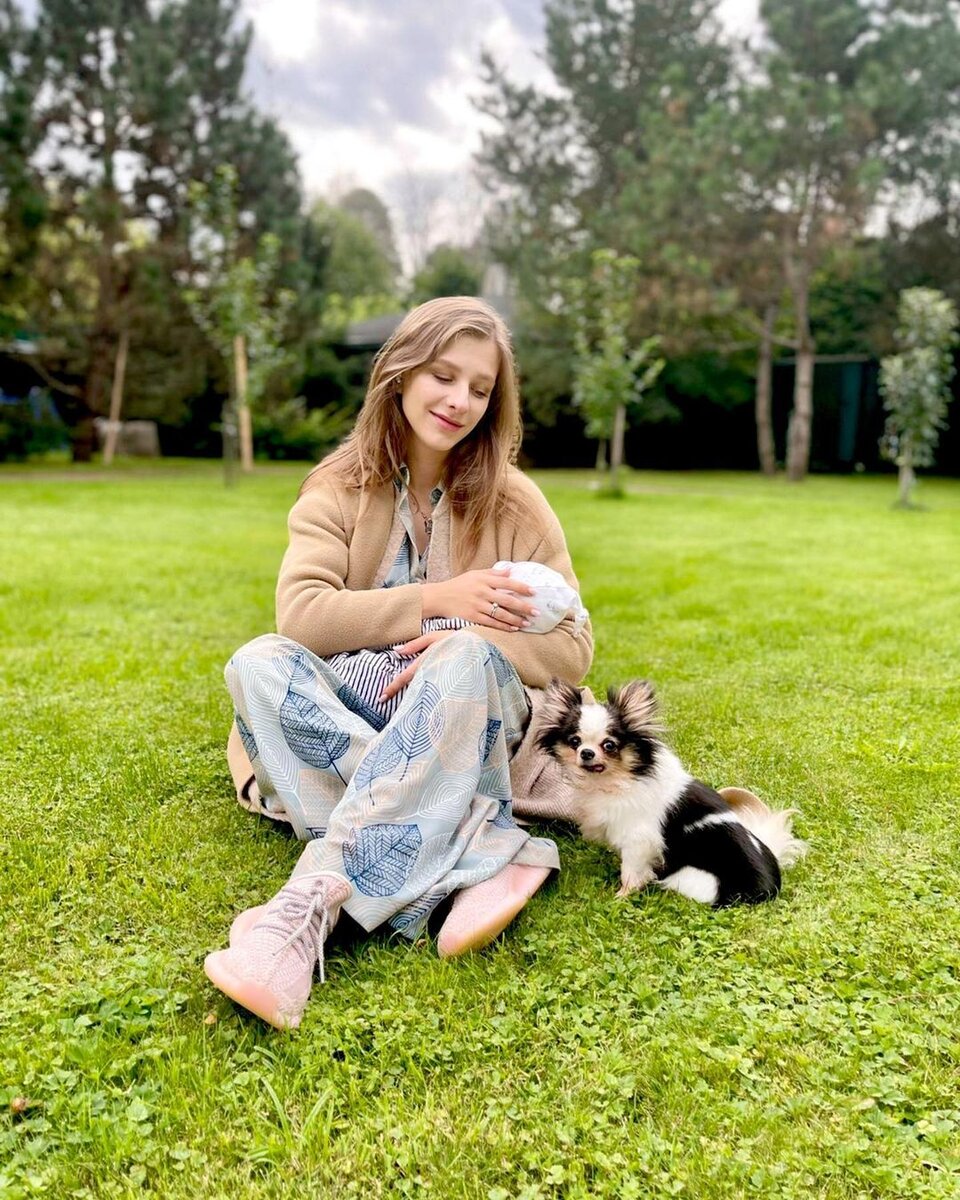 Лиза Арзамасова с сыном. Фото взято из открытых источников: Instagram