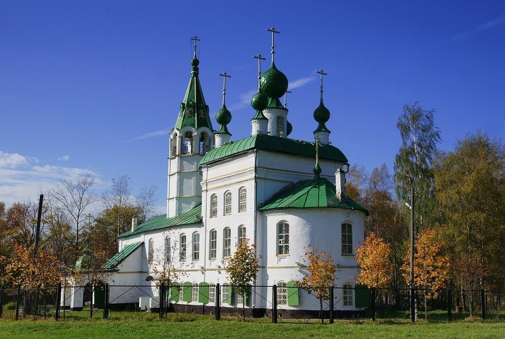 Тутаев это. Вознесенская Леонтьевская Церковь Тутаев. Тутаев Церковь Вознесения (Леонтьевская). Леонтьевская Церковь Тутаев левый берег. Тутаев Церковь Вознесения Господня.