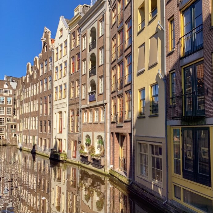 В Амстердаме сейчас солнечно и мирно / фото автора