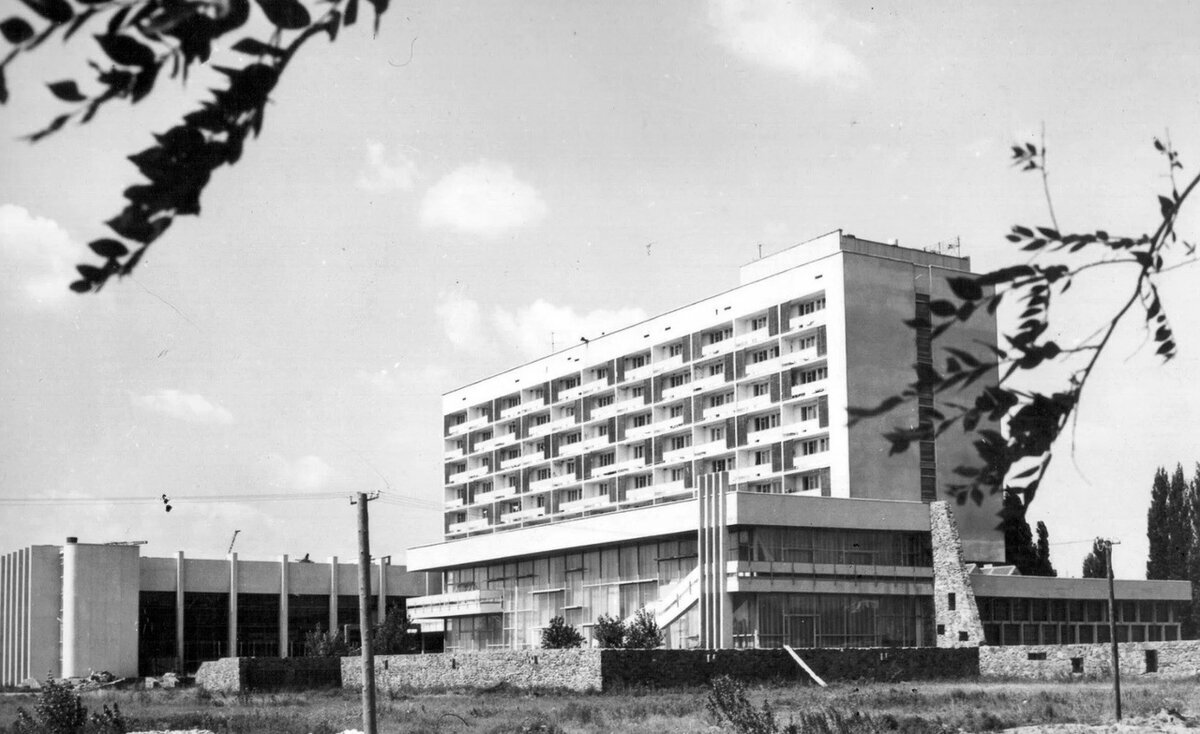 Здание молодёжного центра. Фото взято с сервиса Яндекс.Картинки