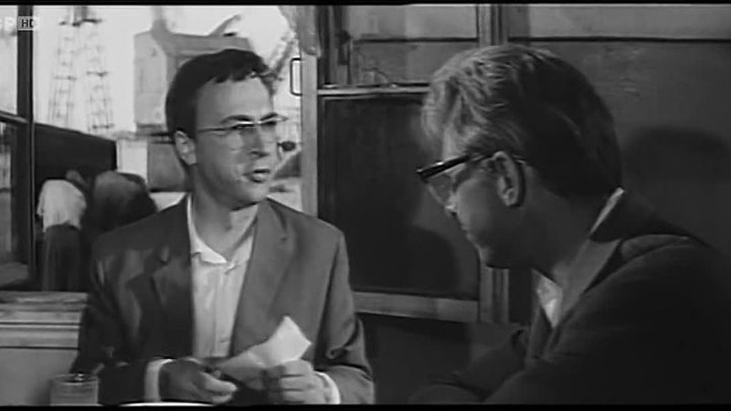 Кадр из фильма "Строится мост". Игорь Кваша в роли главного инженера стройки