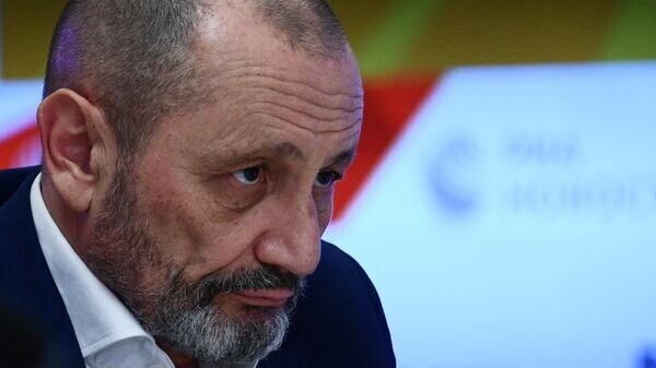    Директор по безопасности Российской премьер-лиги Александр Мейтин© РИА Новости / Евгений Одиноков