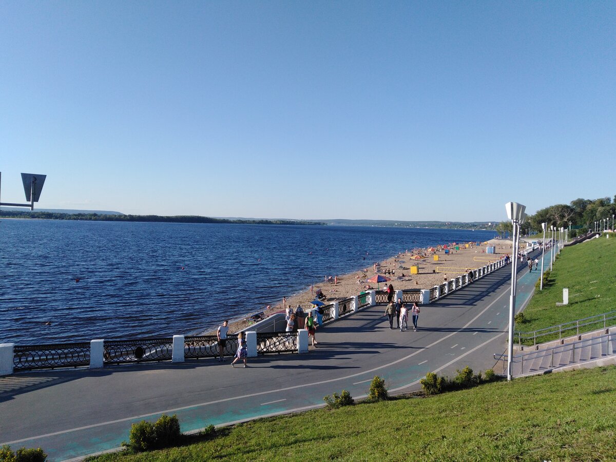 Набережная и пляж в Самаре. Фото автора.