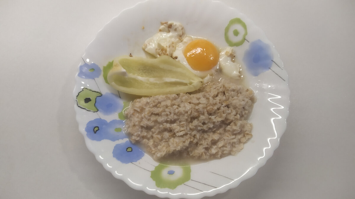 Овсяная каша и яйцо