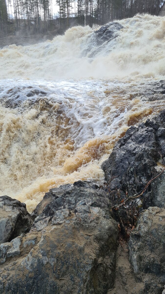 Водосброс на палеовулкане Гирвас