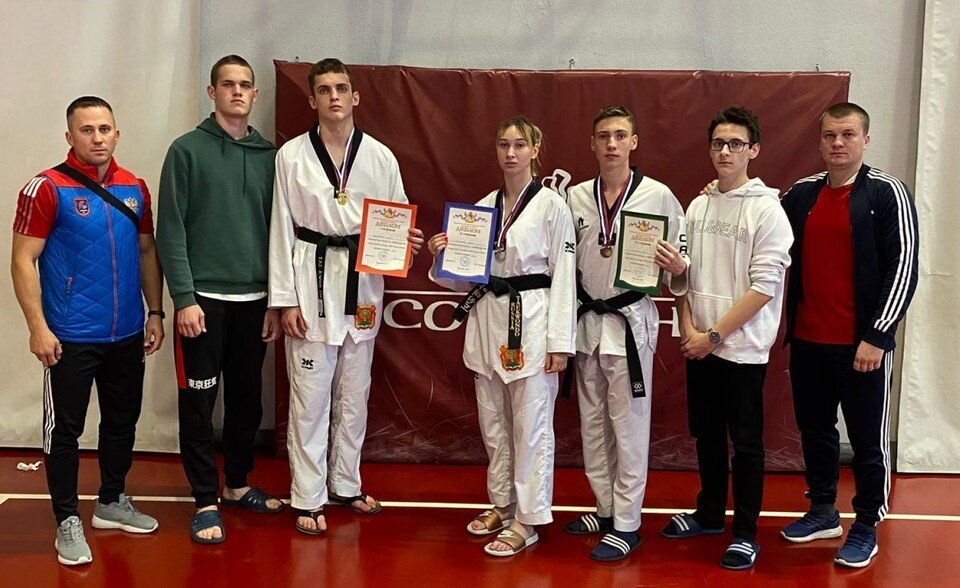     Липецкие спортсмены собрали медали всех достоинств. Фото из телеграм-канала Спорт48.