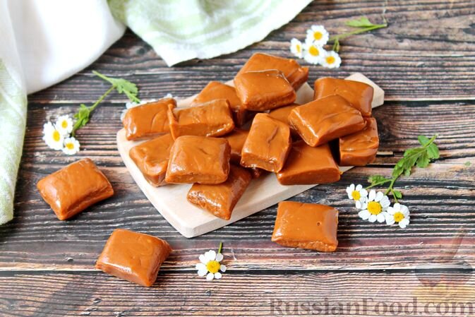 сметана, сахар, масло сливочное