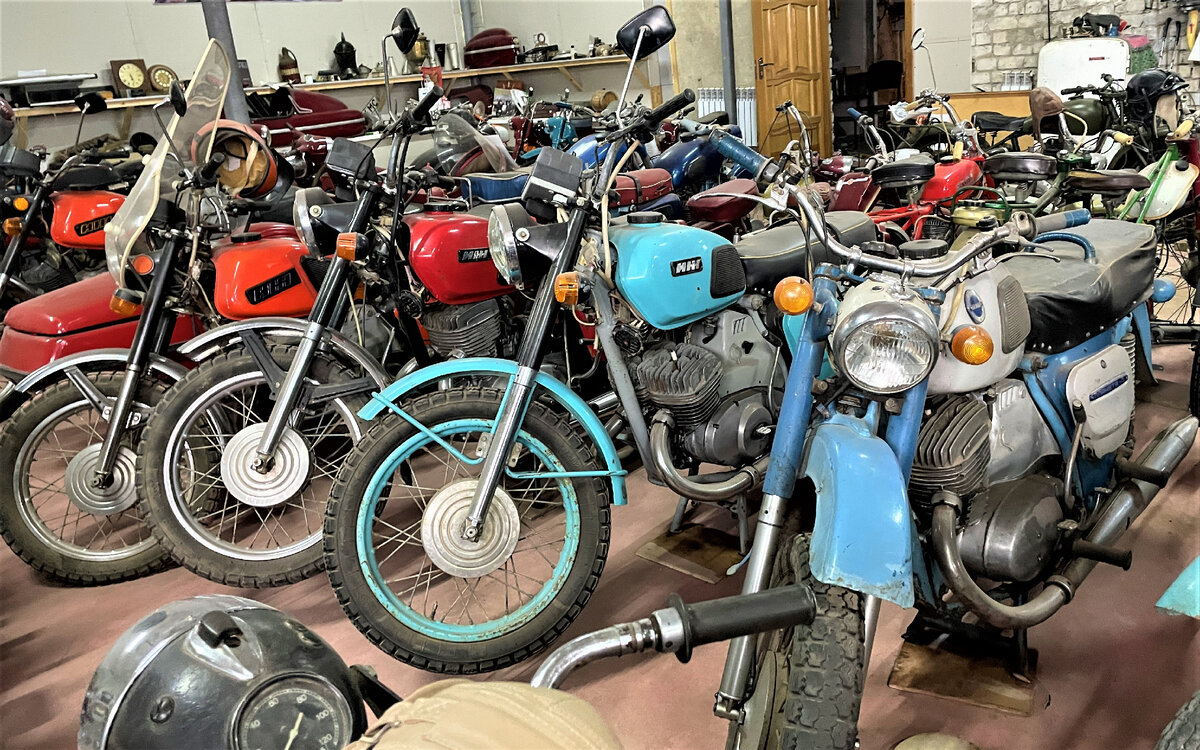 Мотоциклы ИЖ разных моделей