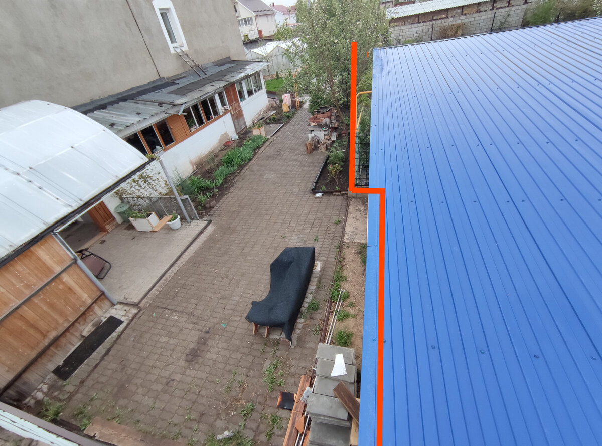 Граница двух участков как есть. Фото автора