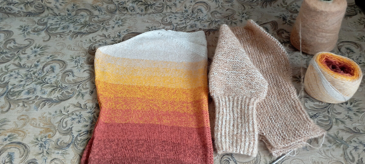 В сравнении с футболкой