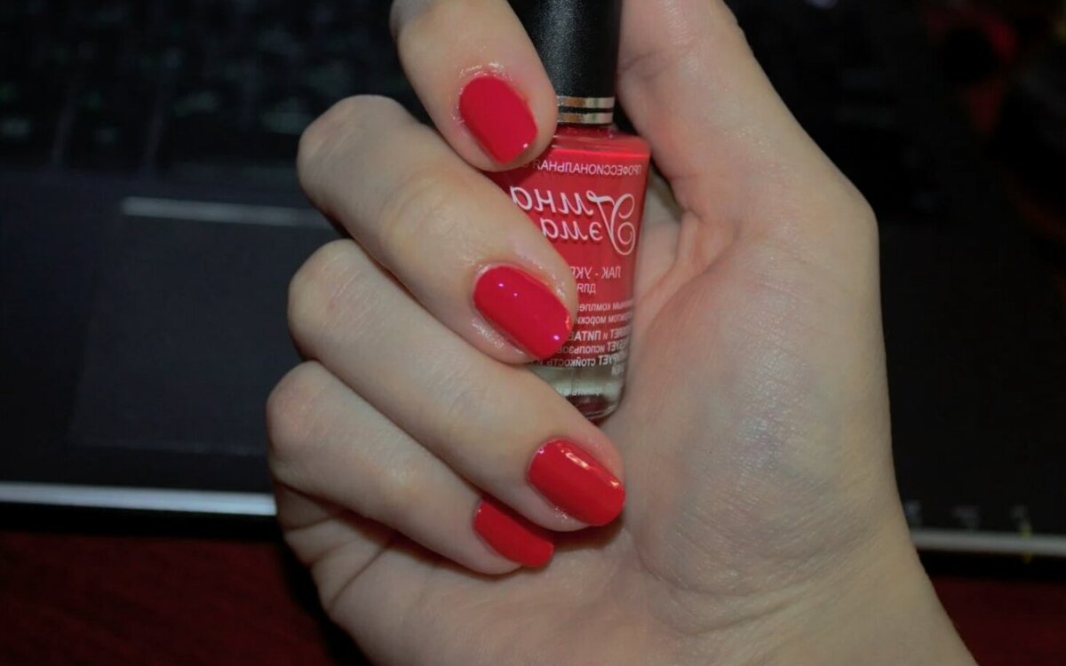 "Умная эмаль" для ногтей