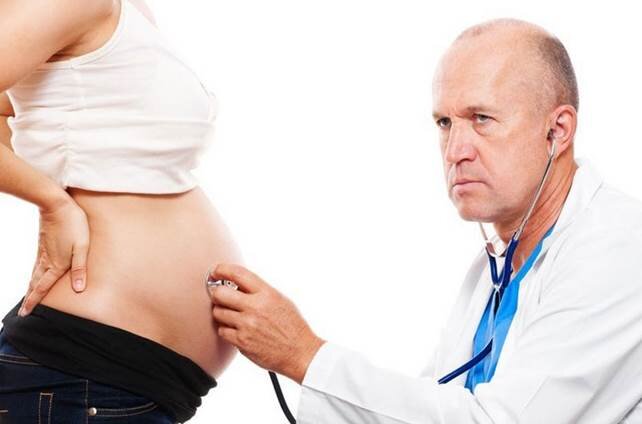 Нужен ли осмотр на кресле в последние недели беременности – отвечает гинеколог