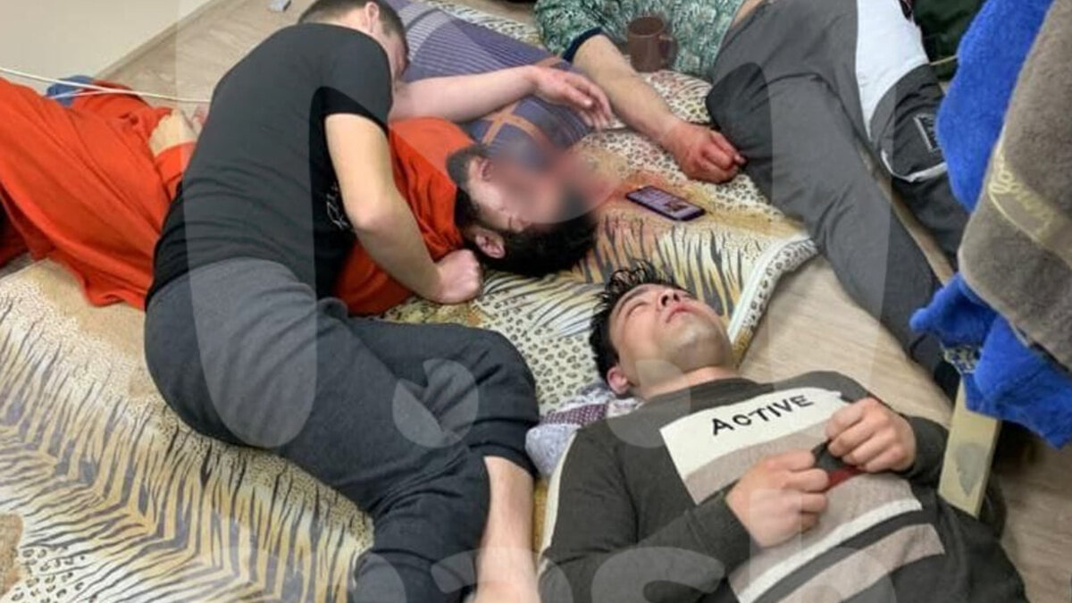 photos of migrants from free access