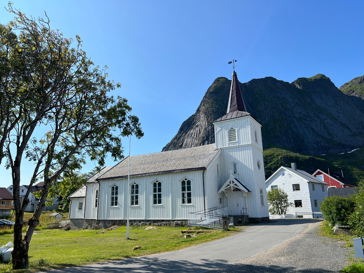 Церковь в Рейне. Фото автора