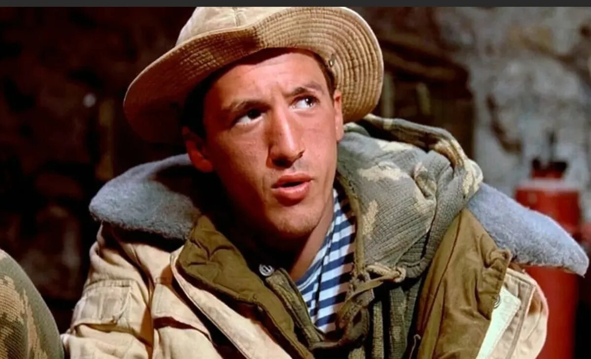 Артур Смольянинов* в фильме "9 рота". Фото: кадр из фильма