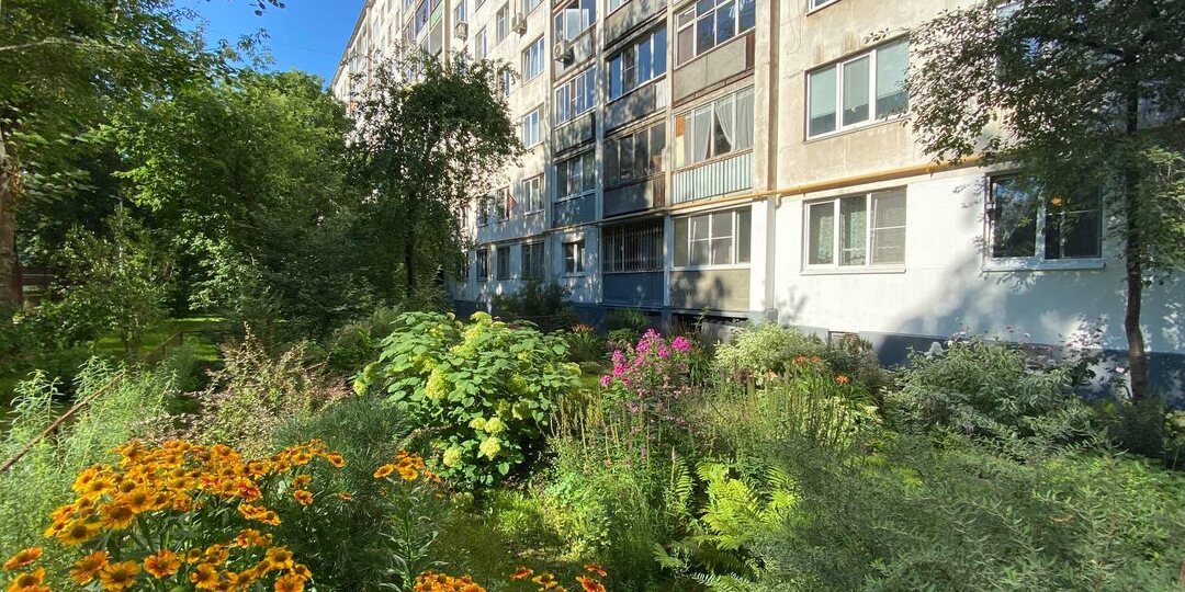 В Москве пытаются снести один из самых красивых палисадников, созданных руками москвичей.