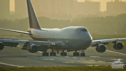 Событие года. Боинг 747 - вернулся в небо спустя год. Посадка в Шереметьево в последний день лета.